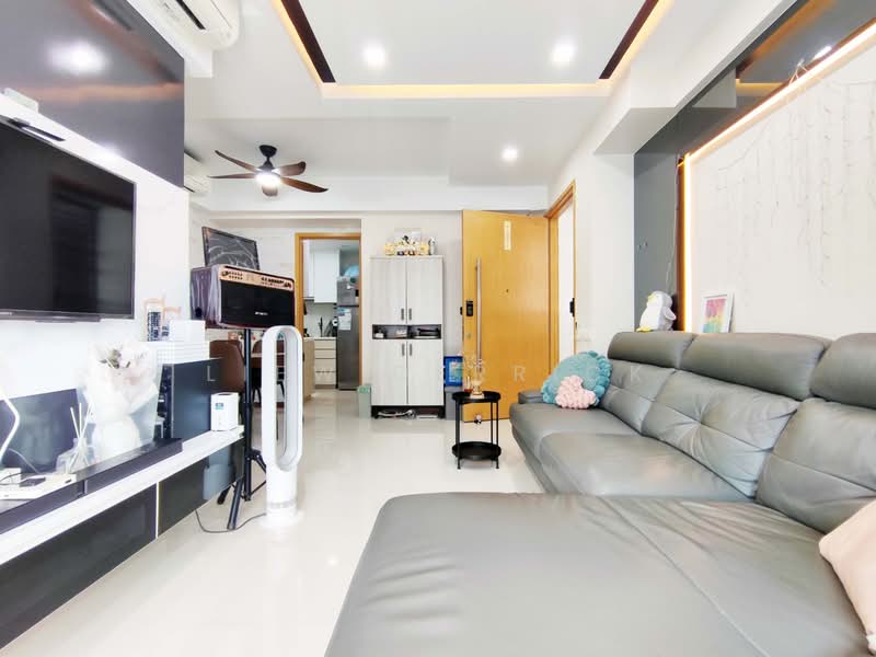 The Tampines Trilliant, 21 Tampines Central 7, 3 Bedrooms, 872 sqft, Executive Condominium For Rent, by Liew Derrick, 500151072 - Living Room - PropertyGuru.com.sg