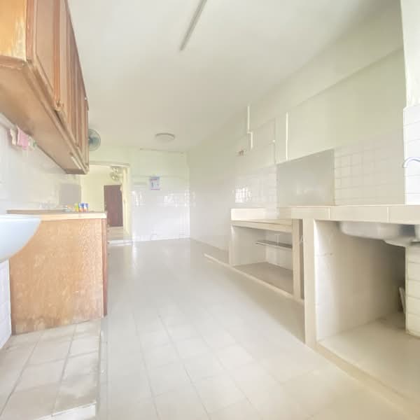 28 Marsiling Drive, 28 Marsiling Drive, 3 Bedrooms, 1,044 sqft, HDB Flat For Sale, by Vincent Tay, 500151073 - Kitchen - PropertyGuru.com.sg
