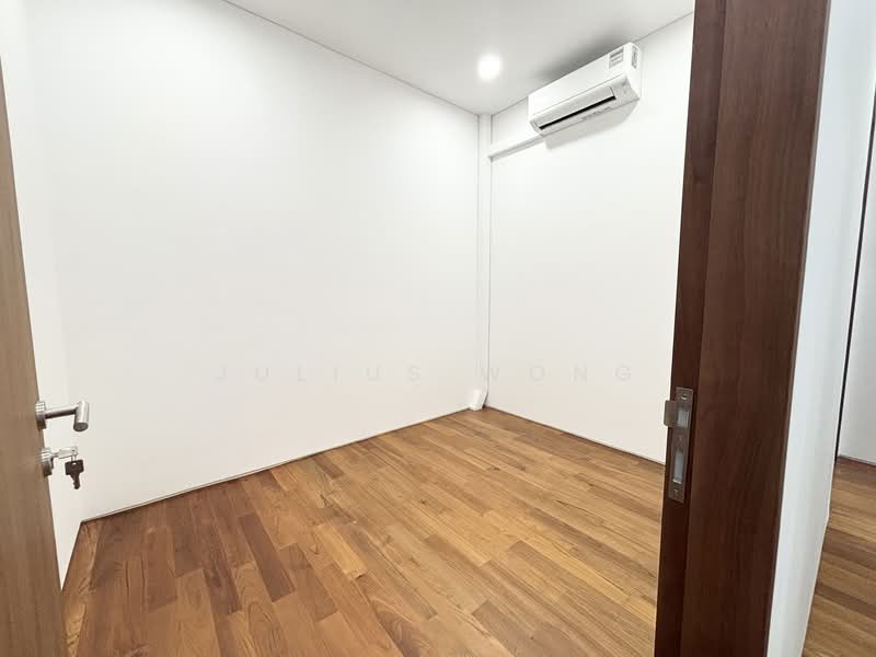 West Coast Road, West Coast Road, 6 Bedrooms, 5,022 sqft, Corner Terrace For Sale, by Julius Wong, 500151075 - Guest Room - PropertyGuru.com.sg