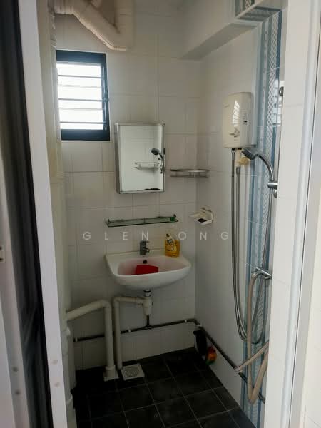 335B Smith Street, 335B Smith Street, Room Rental, 120 sqft, HDB Flat For Rent, by Glen Ong, 500151089 - Bathroom - PropertyGuru.com.sg