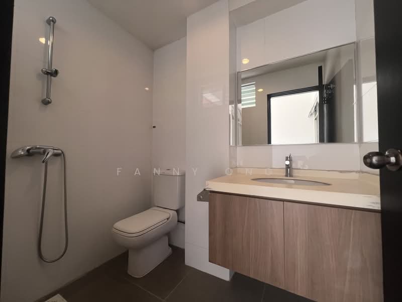 134 Watten Estate, 134 Watten Estate, 4 Bedrooms, 2,406 sqft, Condominium For Rent, by Fanny Ong, 500151099 - Bathroom - PropertyGuru.com.sg