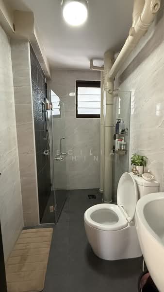 271C Jurong West Street 24, 271C Jurong West Street 24, 3 Bedrooms, 1,205 sqft, HDB Flat For Sale, by Cecilia Chin, 500151101 - Bathroom - PropertyGuru.com.sg