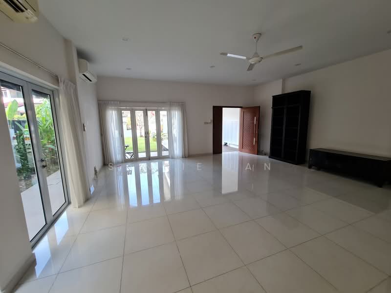 Island Park, Jalan Tambur, 4 Bedrooms, 4,000 sqft, Semi-Detached House For Sale, by Sannie Tan, 500151107 - Living Room - PropertyGuru.com.sg