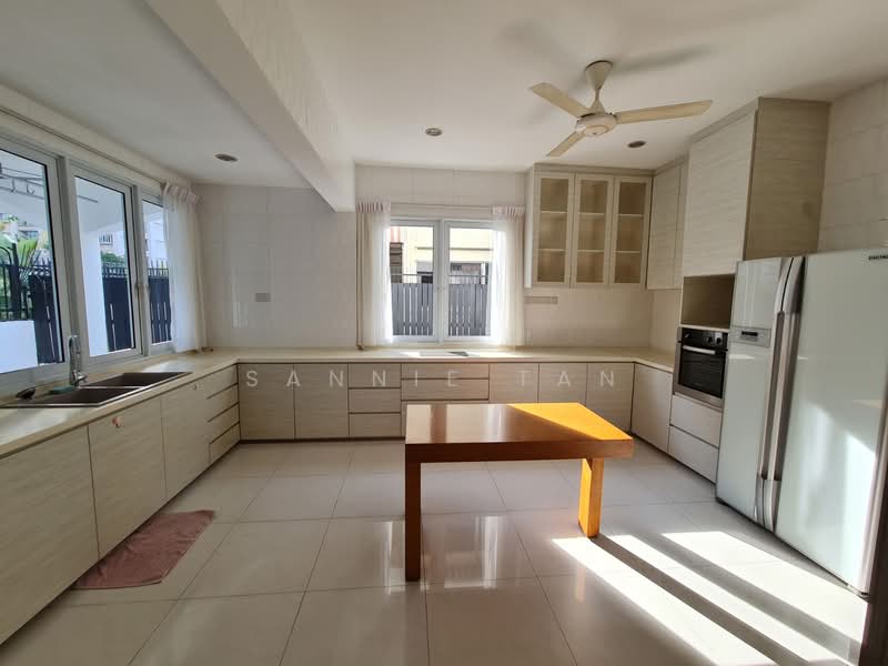 Island Park, Jalan Tambur, 4 Bedrooms, 4,000 sqft, Semi-Detached House For Sale, by Sannie Tan, 500151107 - Kitchen - PropertyGuru.com.sg