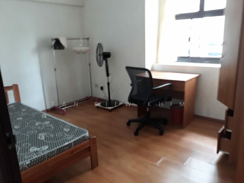 461 Clementi Avenue 3, 461 Clementi Avenue 3, Room Rental, 200 sqft, HDB Flat For Rent, by Tan Siew Khim, 500151122 - Bedroom - PropertyGuru.com.sg