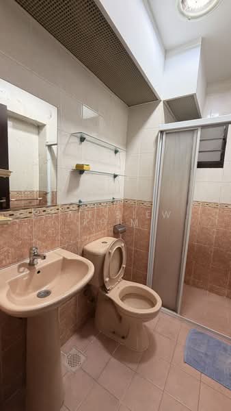 461 Clementi Avenue 3, 461 Clementi Avenue 3, Room Rental, 200 sqft, HDB Flat For Rent, by Tan Siew Khim, 500151122 - Bathroom - PropertyGuru.com.sg