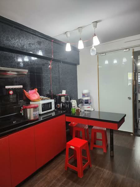 808 Yishun Ring Road, 808 Yishun Ring Road, 2 Bedrooms, 721 sqft, HDB Flat For Rent, by Asokan Richard, 500151123 - Kitchen - PropertyGuru.com.sg