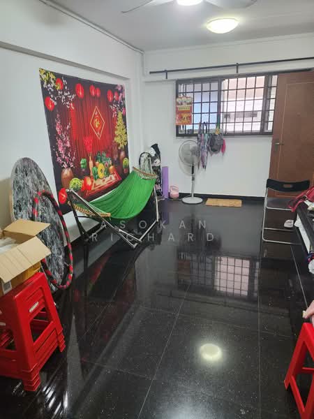 808 Yishun Ring Road, 808 Yishun Ring Road, 2 Bedrooms, 721 sqft, HDB Flat For Rent, by Asokan Richard, 500151123 - Living Room - PropertyGuru.com.sg