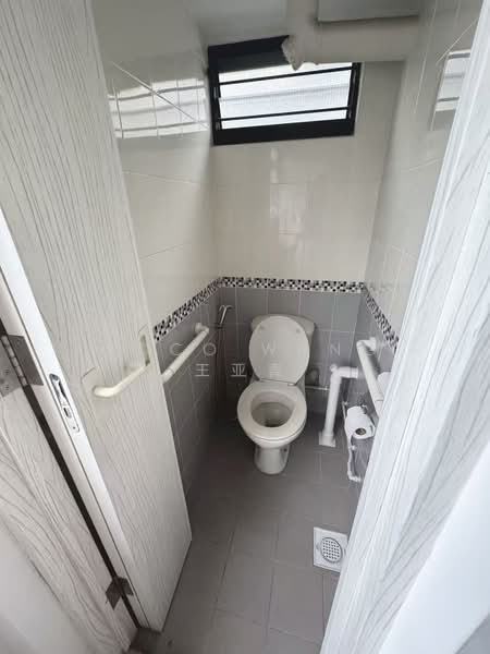 22 Telok Blangah Crescent, 22 Telok Blangah Crescent, 2 Bedrooms, 753 sqft, HDB Flat For Sale, by Coco Wang 王亚青, 500151125 - Bathroom - PropertyGuru.com.sg