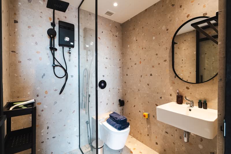 465 Geylang, , Room Rental, 279 sqft, Shophouse For Rent, by Cove, 500151126 - Room 404 - Private bathroom - PropertyGuru.com.sg