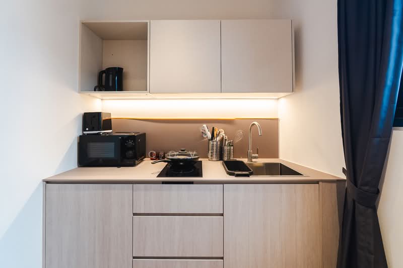 465 Geylang, , Room Rental, 279 sqft, Shophouse For Rent, by Cove, 500151126 - Room 407 - Private kitchenette - PropertyGuru.com.sg