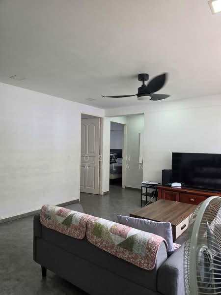 306 Woodlands Street 31, 306 Woodlands Street 31, 3 Bedrooms, 914 sqft, HDB Flat For Sale, by Rozana Sahlan, 500151131 - Living Room - PropertyGuru.com.sg