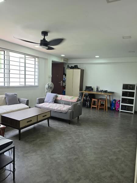 306 Woodlands Street 31, 306 Woodlands Street 31, 3 Bedrooms, 914 sqft, HDB Flat For Sale, by Rozana Sahlan, 500151131 - Living Room - PropertyGuru.com.sg