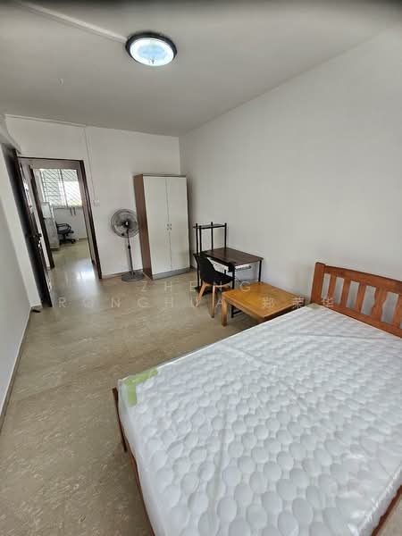 922 Jurong West Street 92, 922 Jurong West Street 92, 3 Bedrooms, 1,180 sqft, HDB Flat For Rent, by Zheng Ronghua 郑荣华, 500151139 - Bedroom - PropertyGuru.com.sg
