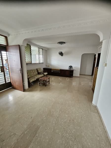 922 Jurong West Street 92, 922 Jurong West Street 92, 3 Bedrooms, 1,180 sqft, HDB Flat For Rent, by Zheng Ronghua 郑荣华, 500151139 - Living Room - PropertyGuru.com.sg