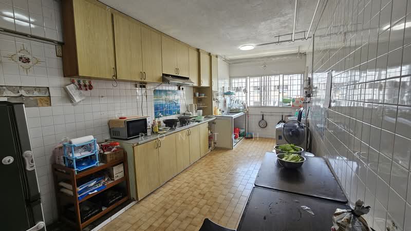 107 Bukit Batok West Avenue 6, 107 Bukit Batok West Avenue 6, 3 Bedrooms, 1,119 sqft, HDB Flat For Sale, by Ron Toh, 500151150 - Kitchen - PropertyGuru.com.sg