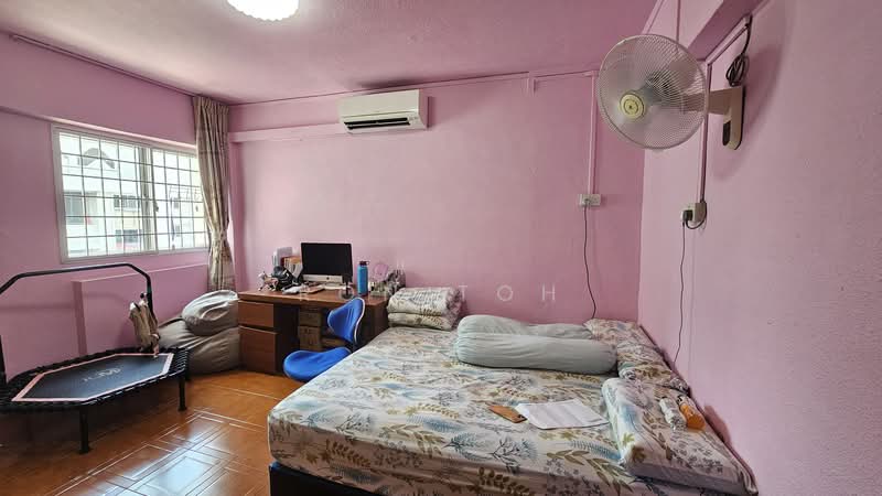 107 Bukit Batok West Avenue 6, 107 Bukit Batok West Avenue 6, 3 Bedrooms, 1,119 sqft, HDB Flat For Sale, by Ron Toh, 500151150 - Bedroom - PropertyGuru.com.sg