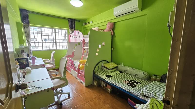 107 Bukit Batok West Avenue 6, 107 Bukit Batok West Avenue 6, 3 Bedrooms, 1,119 sqft, HDB Flat For Sale, by Ron Toh, 500151150 - Bedroom - PropertyGuru.com.sg
