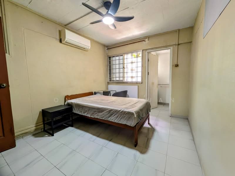 208 Yishun Street 21, 208 Yishun Street 21, 3 Bedrooms, 1,001 sqft, HDB Flat For Sale, by Ong Jia Xuan, 500151158 - Bedroom - PropertyGuru.com.sg