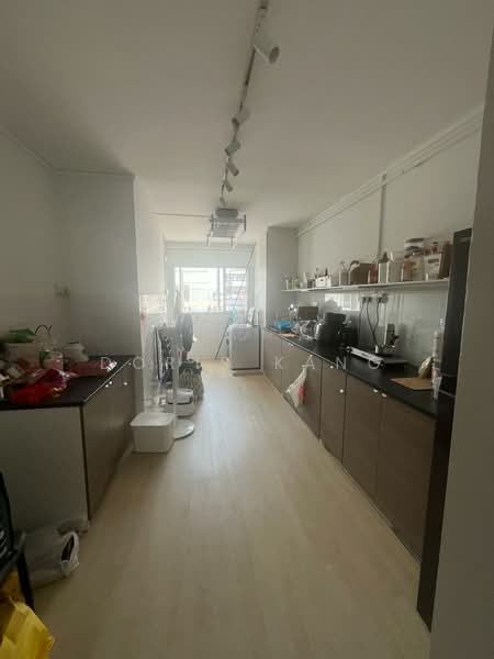 417 Bukit Batok West Avenue 4, 417 Bukit Batok West Avenue 4, 2 Bedrooms, 786 sqft, HDB Flat For Rent, by Doris Kang, 500151161 - Kitchen - PropertyGuru.com.sg