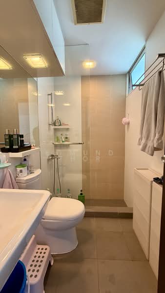 Le Reve, 33 Kampong Eunos, 3 Bedrooms, 1,410 sqft, Condominium For Sale, by Edmund Thor, 500151169 - Master Bathroom - PropertyGuru.com.sg