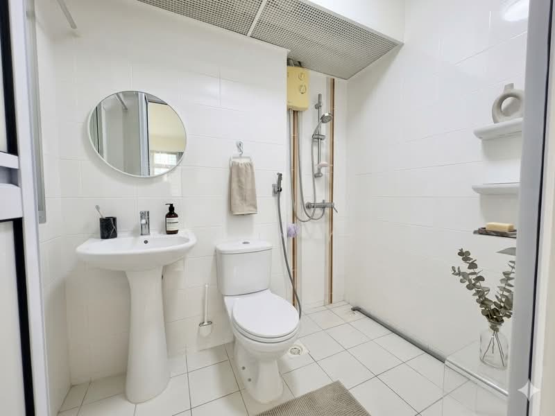 471B Upper Serangoon Crescent, 471B Upper Serangoon Crescent, 3 Bedrooms, 990 sqft, HDB Flat For Sale, by Martin Yeo, 500151170 - Bathroom - PropertyGuru.com.sg