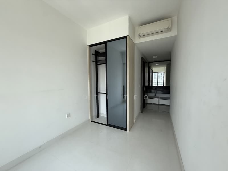 The Rise @ Oxley - Residences, 73 Oxley Rise, 2 Bedrooms, 646 sqft, Apartment For Rent, by Ruth Teo, 500151177 - Master Bedroom - PropertyGuru.com.sg