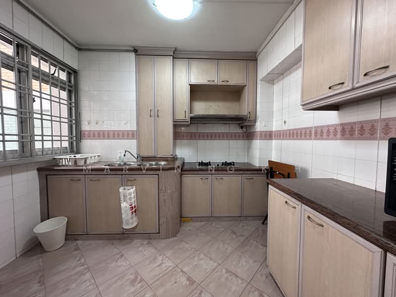 291 Choa Chu Kang Avenue 3, 291 Choa Chu Kang Avenue 3, 3 Bedrooms, 1,119 sqft, HDB Flat For Rent, by Marvin Ng K H, 500151180 - Kitchen - PropertyGuru.com.sg