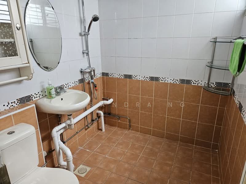 911 Tampines Street 91, 911 Tampines Street 91, 3 Bedrooms, 1,119 sqft, HDB Flat For Rent, by Cassandra Ng, 500151181 - Bathroom - PropertyGuru.com.sg