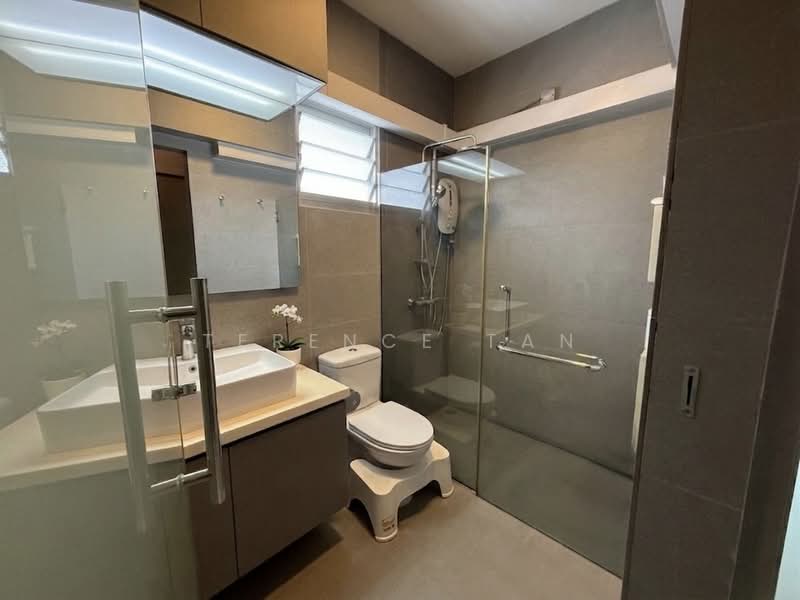 490D Choa Chu Kang Avenue 5, 490D Choa Chu Kang Avenue 5, 3 Bedrooms, 1,216 sqft, HDB Flat For Sale, by Terence Tan, 500151186 - Bathroom - PropertyGuru.com.sg