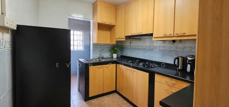 125 Rivervale Street, 125 Rivervale Street, 3 Bedrooms, 1,076 sqft, HDB Flat For Sale, by Evon Chiang, 500151194 - Kitchen - PropertyGuru.com.sg