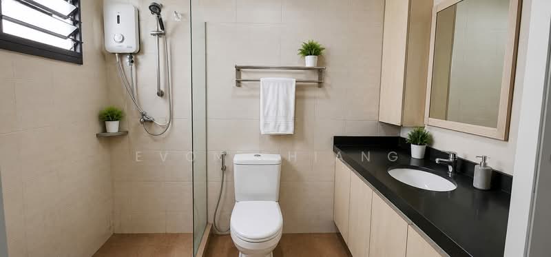 125 Rivervale Street, 125 Rivervale Street, 3 Bedrooms, 1,076 sqft, HDB Flat For Sale, by Evon Chiang, 500151194 - Bathroom - PropertyGuru.com.sg