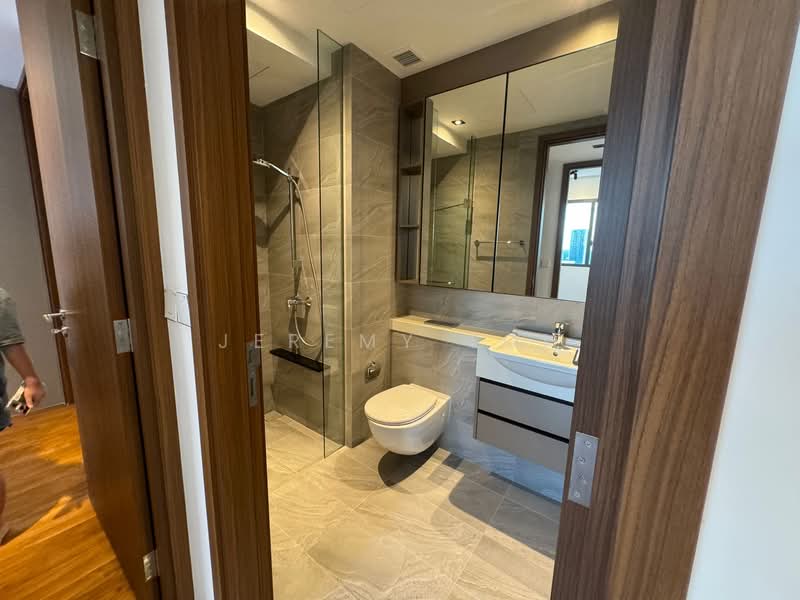 Stirling Residences, 23 Stirling Road, 2 Bedrooms, 689 sqft, Condominium For Sale, by Jeremy Toh, 500151196 - Bathroom - PropertyGuru.com.sg