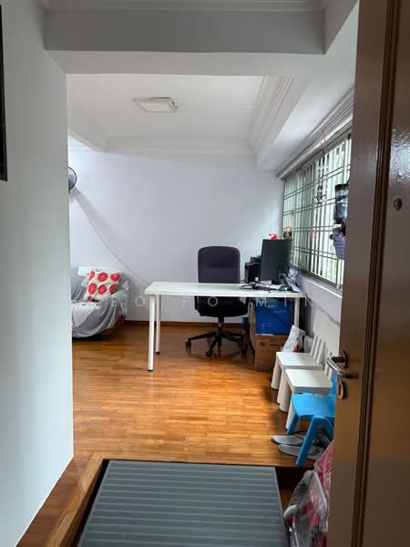 328 Woodlands Street 32, 328 Woodlands Street 32, 5 Bedrooms, 1,754 sqft, HDB Flat For Sale, by Yeo Po Min, 500151198 - Study - PropertyGuru.com.sg