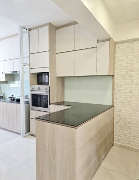 908 Tampines Avenue 4, 908 Tampines Avenue 4, 3 Bedrooms, 1,119 sqft, HDB Flat For Sale, by Adrian Tan, 500151211 - Kitchen - PropertyGuru.com.sg