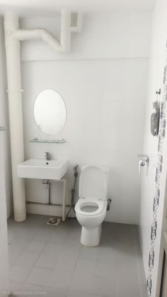 50 Teban Gardens Road, 50 Teban Gardens Road, 4 Bedrooms, 1,572 sqft, HDB Flat For Sale, by Louis Leow, 500151212 - Bathroom - PropertyGuru.com.sg