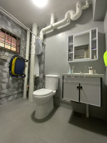 146 Rivervale Drive, 146 Rivervale Drive, 3 Bedrooms, 116 sqft, HDB Flat For Sale, by Noor Hermie Bin Abdul Malek, 500151218 - Common Bathroom - PropertyGuru.com.sg