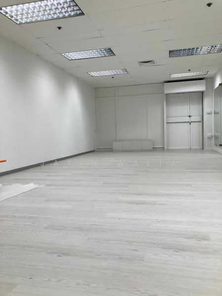 High Street Centre, 1 North Bridge Road, 538 sqft, Office For Sale, by JATIN WALIA, 500151224 - Interior - CommercialGuru.com.sg