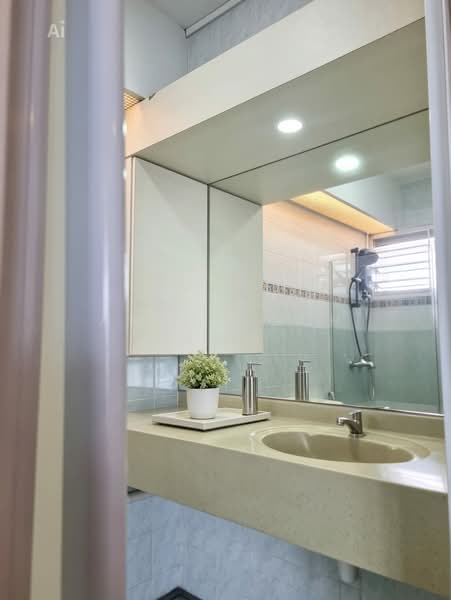383 Bukit Batok West Avenue 5, 383 Bukit Batok West Avenue 5, 3 Bedrooms, 1,237 sqft, HDB Flat For Sale, by Anson Goh 吴铭华, 500151228 - Bathroom - PropertyGuru.com.sg