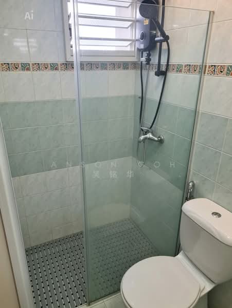 383 Bukit Batok West Avenue 5, 383 Bukit Batok West Avenue 5, 3 Bedrooms, 1,237 sqft, HDB Flat For Sale, by Anson Goh 吴铭华, 500151228 - Bathroom - PropertyGuru.com.sg