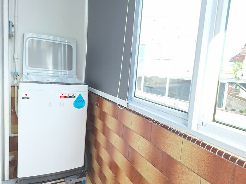 Binjai Park, Binjai Park, 3 Bedrooms, 1,033 sqft, Walk-up Apartment For Rent, by Anthony Cheng, 500151229 - Balcony - PropertyGuru.com.sg