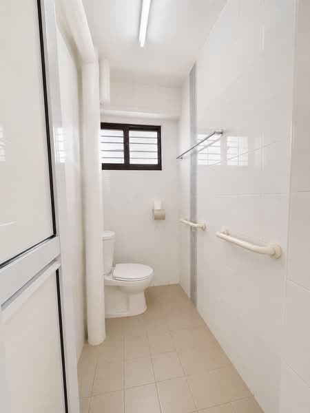 662 Yishun Avenue 4, 662 Yishun Avenue 4, 3 Bedrooms, 1,119 sqft, HDB Flat For Sale, by Elysia Lim, 500151243 - Bathroom - PropertyGuru.com.sg