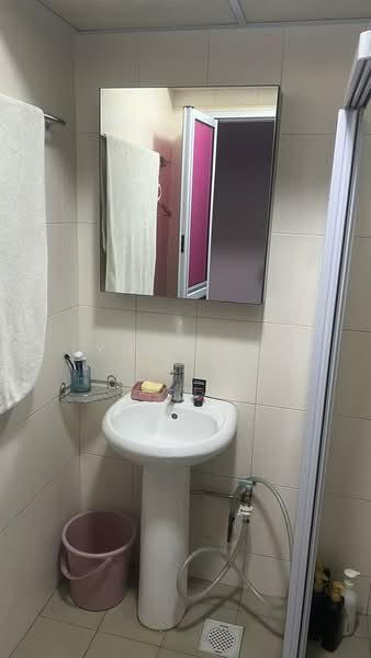 57 Teban Gardens Road, 57 Teban Gardens Road, Room Rental, 150 sqft, HDB Flat For Rent, by Lynne Lee, 500151252 - Bathroom - PropertyGuru.com.sg