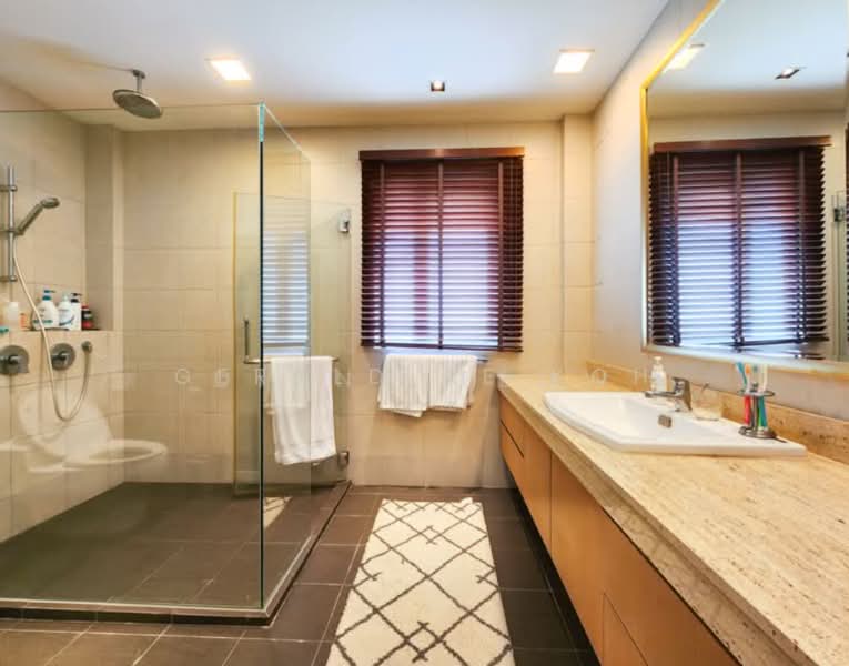 Sunset Square / Sunset Way / Sunset Heights / Sunset Crescent, , 4 Bedrooms, 4,800 sqft, Detached House For Sale, by Geraldine Koh, 500151264 - Bathroom - PropertyGuru.com.sg