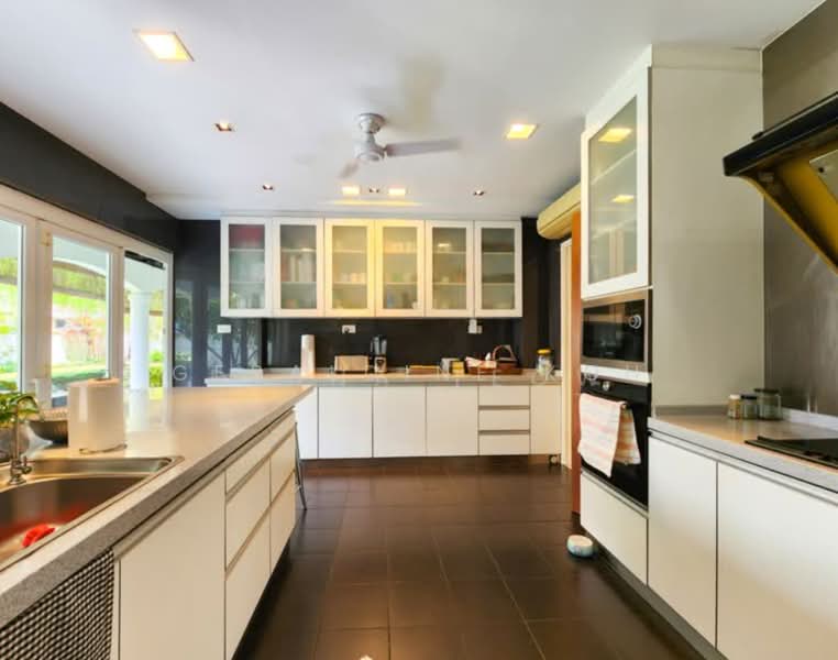 Freehold Detached In Sunset Way, , 4 Bedrooms, 4,800 sqft, Detached House For Sale, by Geraldine Koh, 500151264 - Kitchen - PropertyGuru.com.sg