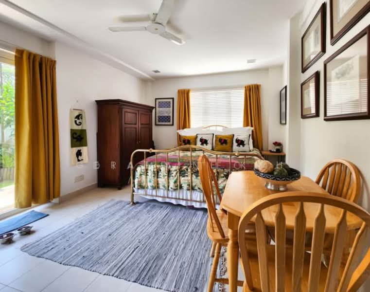 Freehold Detached In Sunset Way, , 4 Bedrooms, 4,800 sqft, Detached House For Sale, by Geraldine Koh, 500151264 - Bedroom - PropertyGuru.com.sg