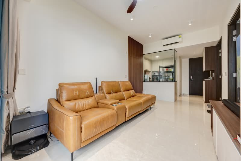 The Gazania, 9 How Sun Drive, 2 Bedrooms, 700 sqft, Condominium For Sale, by Shawn Khoo, 500151275 - Living Room - PropertyGuru.com.sg