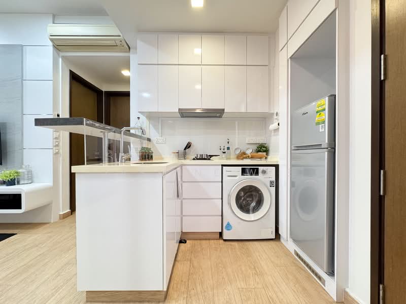 Straits Residences, 154 Joo Chiat Place, 2 Bedrooms, 1,012 sqft, Apartment For Sale, by Jasmine Wee, 500151300 - Kitchen - PropertyGuru.com.sg