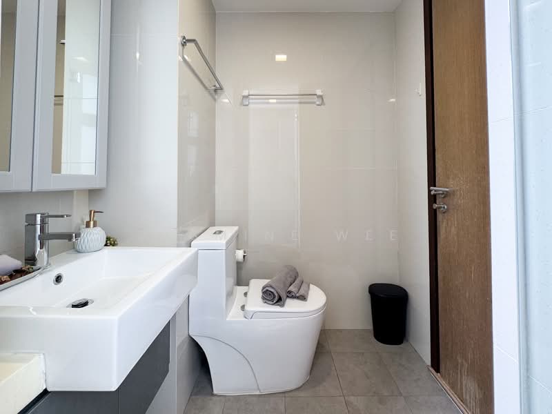 Straits Residences, 154 Joo Chiat Place, 2 Bedrooms, 1,012 sqft, Apartment For Sale, by Jasmine Wee, 500151300 - Bathroom - PropertyGuru.com.sg
