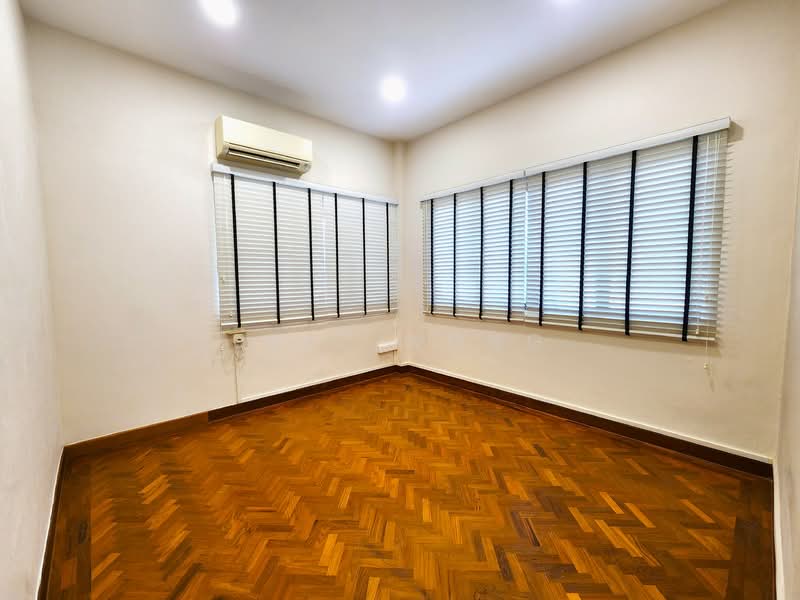 Beng Tong Mansion, , 4 Bedrooms, 1,765 sqft, Walk-up Apartment For Sale, by Eric Wong, 500151304 - Bedroom - PropertyGuru.com.sg